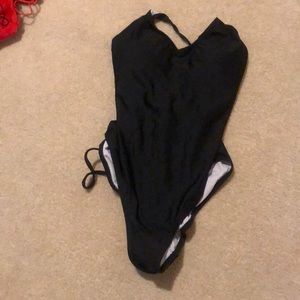 Black one piece padded, scrunch bottom bathing suit